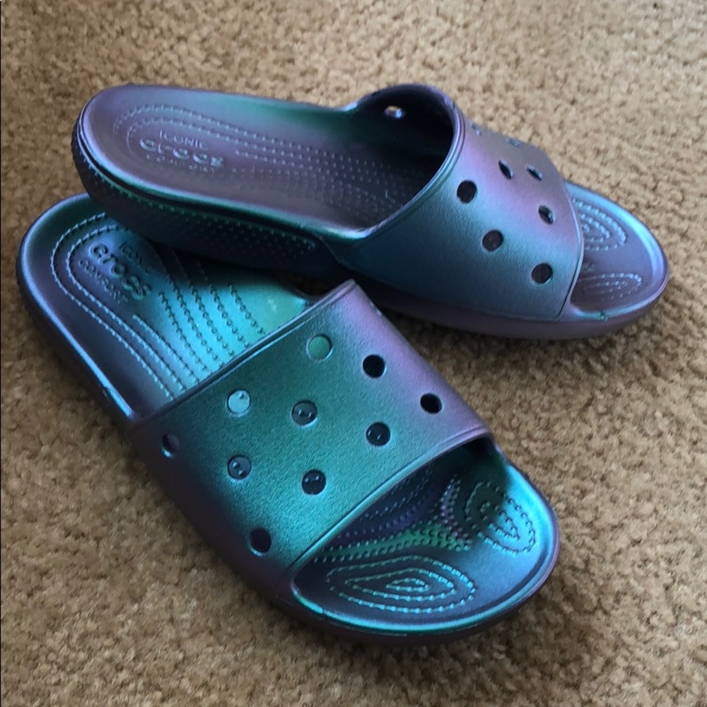 ColorShift iconic crocs slides sandle size 7